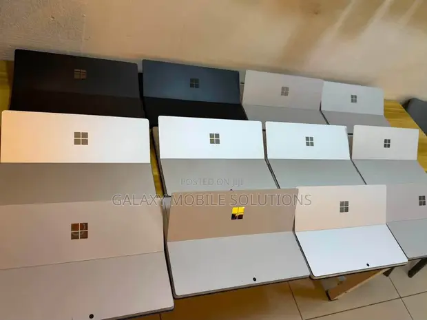 Microsoft Surface Pro 9 16GB RAM Intel Core i7 256GB SSD - 1