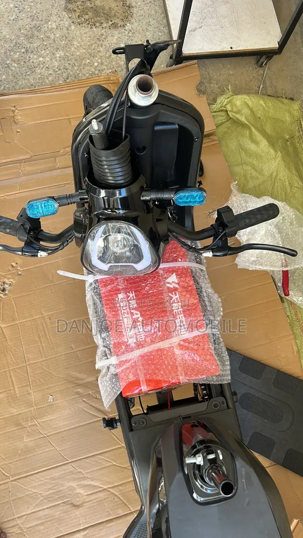 Scooter Mpya ya Umeme 2026 Nyeusi - 1