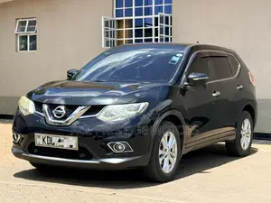 Nissan X-Trail 2015 Nyeusi