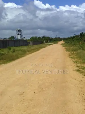 Eneo la Ekari 5.5 Pwani kwa Uuzaji Diani (Galu Kinondo)