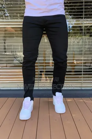 4F Slim Fit Black Jeans for Men