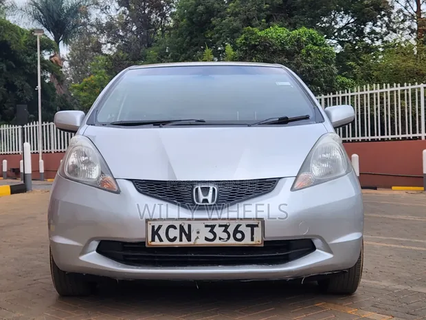 Honda Fit 2010 Nyeupe - 1