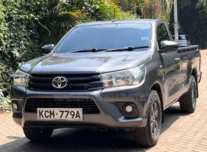 Toyota Hilux 2017 Double Cab - Kijivu