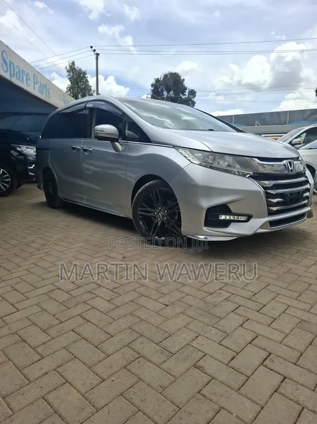 Honda Odyssey 2.4 Absolute 2WD 2019 Silver - 1