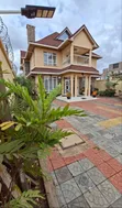 Maisonette ya Vyumba 5 vya Kulala kwa Ajili ya Kukodisha Eneo la Gateway Mall - 1