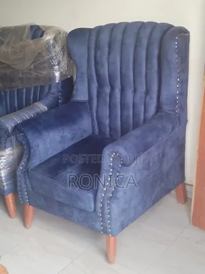 Set ya Sofa na Viti Viwili