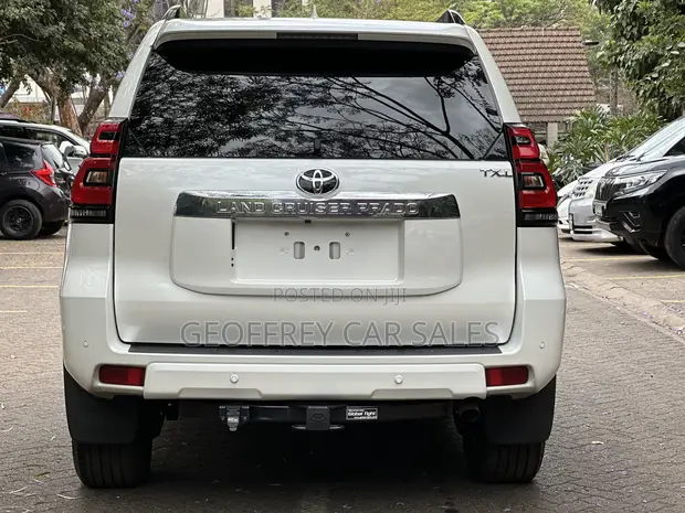 Toyota Land Cruiser Prado 2.8 TXL 2022 White - 1