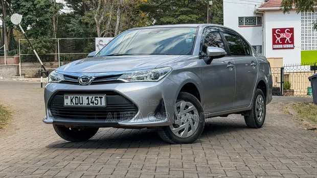 Toyota Axio 1.5 G 2WD 2018 Silver - 1