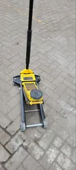 Heavy Duty Hydraulic Floor Jack - 34,999 KES - 1