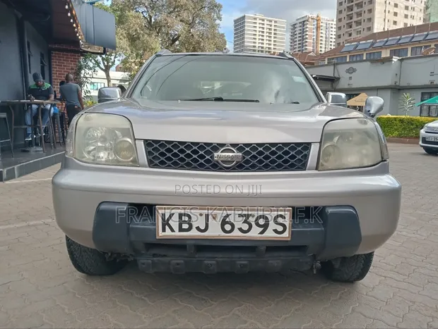 Nissan X-Trail 2.0 SUV 2002 Nyeusi - 1