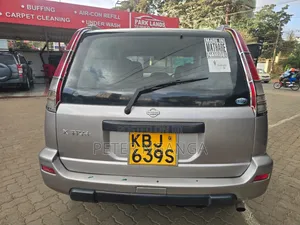 Nissan X-Trail 2.0 Comfort 2002 Dhahabu