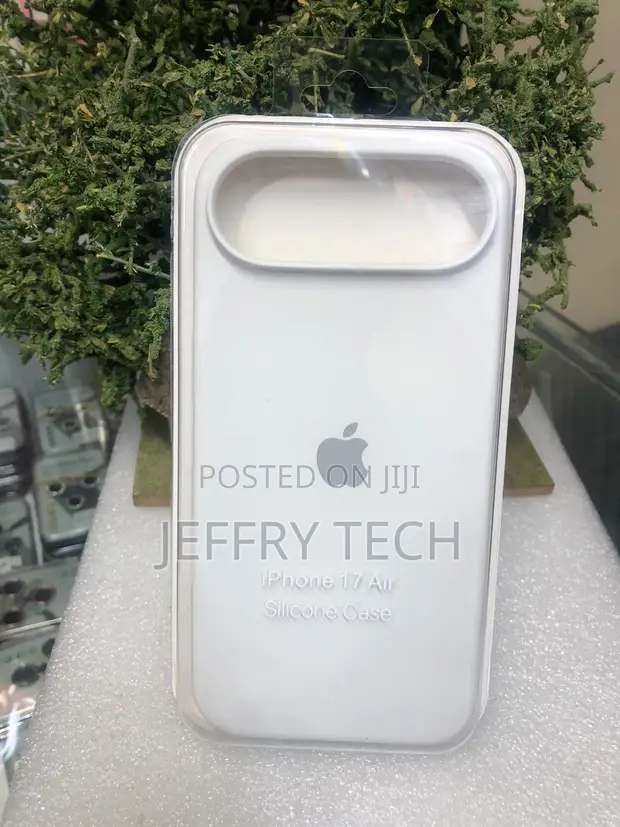 White Silicone Protective Case for iPhone 17 Air - 1