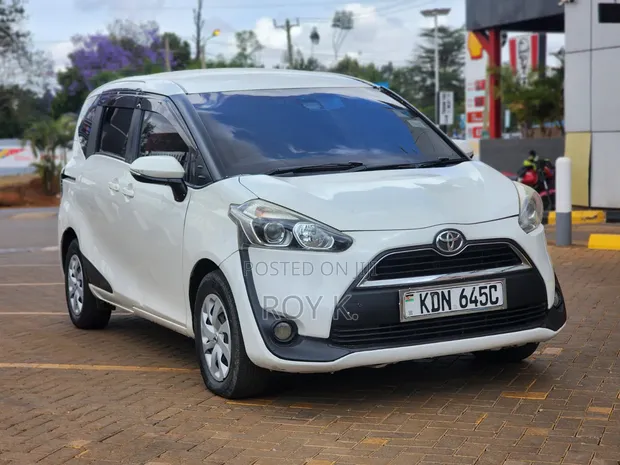 Toyota Sienta 1.5 FWD (Viti 6) 2016 Nyeupe - 1