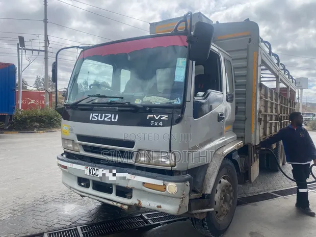 Isuzu FVZ 2015 White - 1