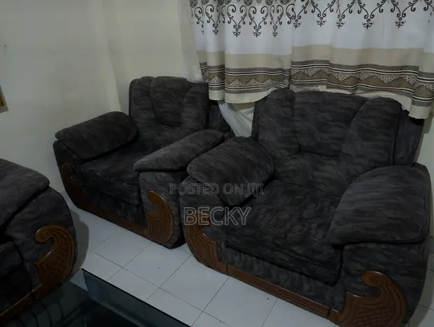 Comfortable 5-Seater Sofa Set - 1