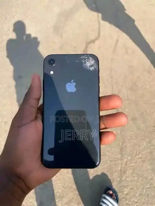 Apple iPhone XR 64GB Black (Cracked Back) - 1