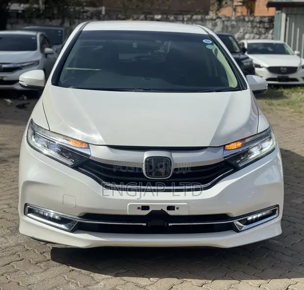 Honda Fit Shuttle 1.5 Hybrid 2WD 2019 Pearl - 1