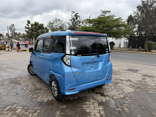 Toyota Tank 1.0 FWD 2019 Blue - 1