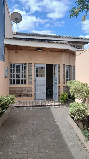 Maisonette ya Vyumba 4 vya Kulala kwa Upangaji Teak Close, Avenue Park