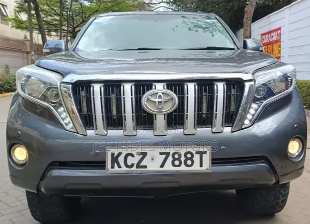 Toyota Land Cruiser Prado 2013 Gray - 1