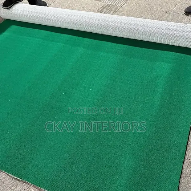 Wall-to-Wall Carpets - Green & Maroon - 1