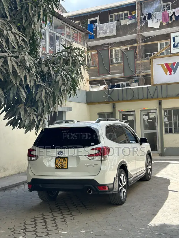 Subaru Forester Premium AWD 2019 Nyeupe - 1