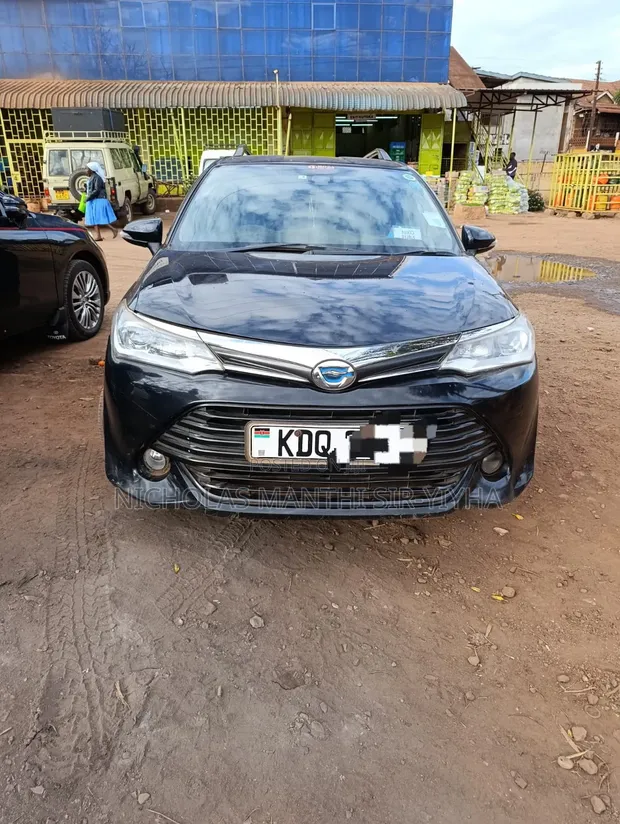 Toyota Corolla Fielder 1.5 Hybrid FWD 2017 Black - 1