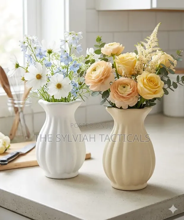 Nordic Style Plastic Hydroponic Vase - Brand New - 1