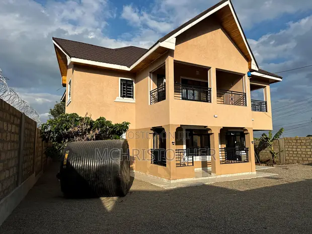 5 Bedroom Maisonette for Sale in Nkoroi - 1