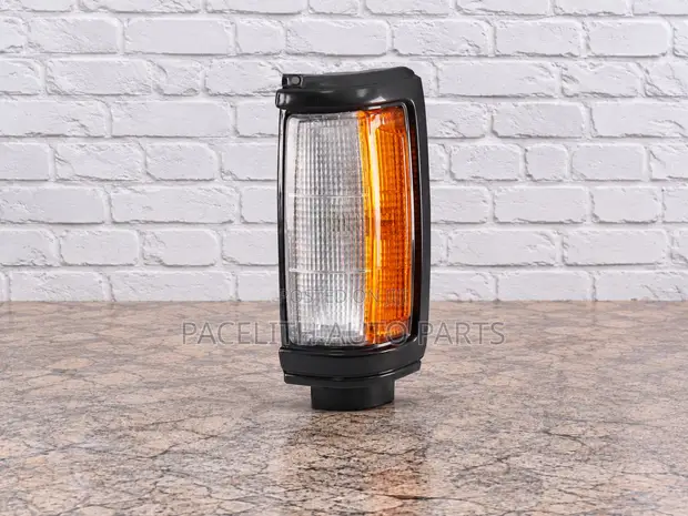 Casp Corner Lamp Mitsubishi L200 K14 (1983-1994) - 1