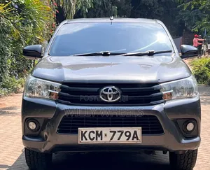 Toyota Hilux Revo Double Cab 2.4 Diesel 2018 Gray