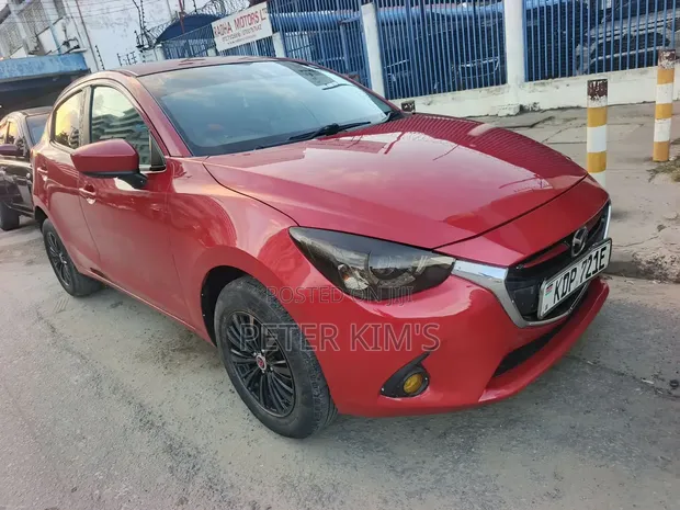 Mazda Demio 2016 Nyekundu - 1