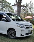 Toyota Voxy V 2WD 7-Seater 2018 Nyeupe - 3