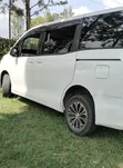 Toyota Voxy V 2WD 7-Seater 2018 Nyeupe - 5