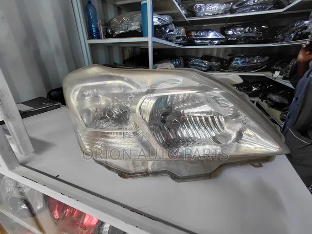 Toyota Premio 260 Non-Xenon Headlights (Used) - 1