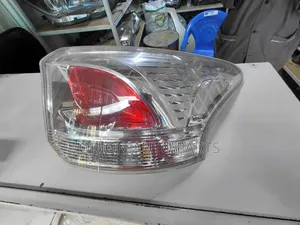 Taa za Nyuma za Mitsubishi Outlander (Zilizotumika, Zilitoka Japani)