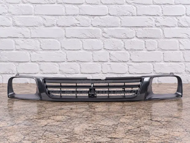 Mitsubishi L200 Strada Pickup Front Grille (1996-1999) - Matte Black - 1