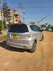 Honda Fit Hybrid 2011 Nyeupe - 4