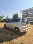 Honda Fit Hybrid 2011 Nyeupe - 5