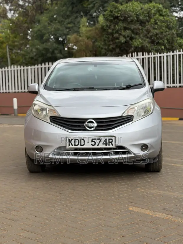 Nissan Note 2014 Silver - 1