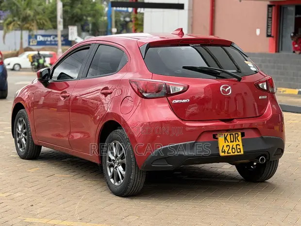 Mazda Demio 2017 Burgundy - 1