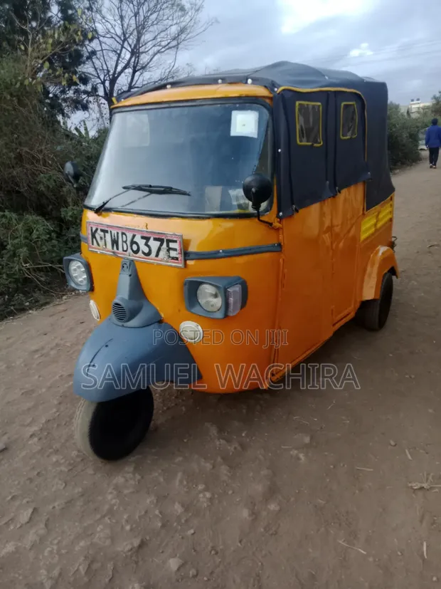 Piaggio Scooter 2016 Njano - 1