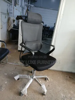 Boss Office Products Kiti cha Ofisi cha Ergonomic chenye Headrest