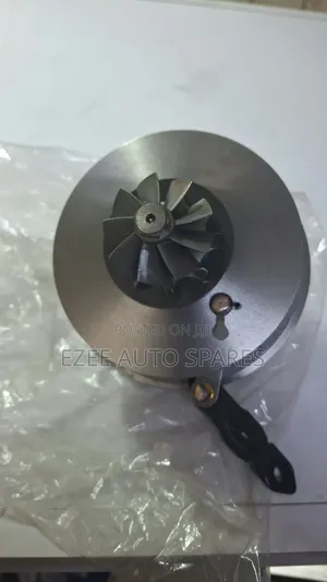 Mercedes-Benz OM642 Turbocharger Cartridge ya Dizeli