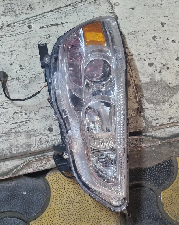 Mitsubishi RVR Non-Xenon Headlights (Used) - 1