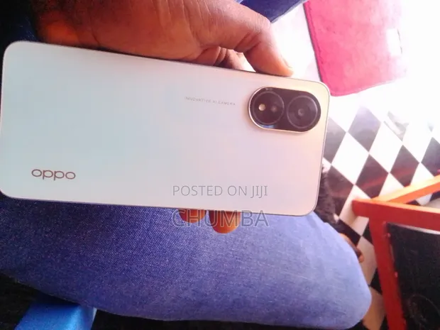 Oppo A18 64GB White - 1