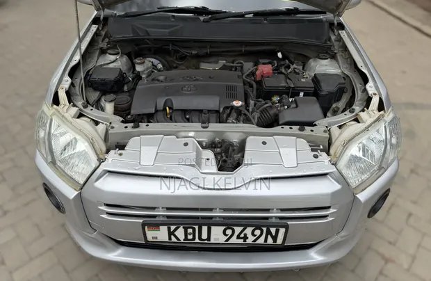 Toyota Succeed 2018 Silver - 1