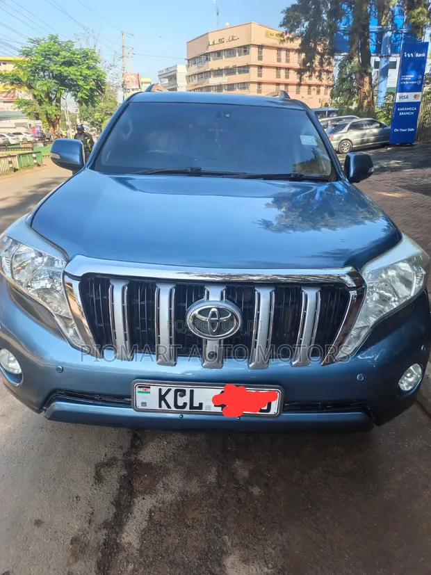 Toyota Land Cruiser Prado 2011 Blue - 1
