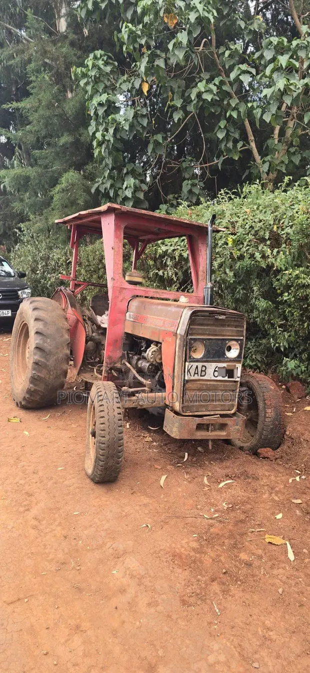 Tractor Massey Ferguson 240 - Imetumika Kenya - 1