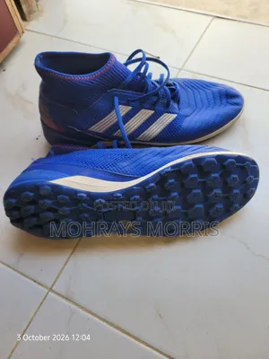Viatu vya Mpira wa Miguu vya Adidas